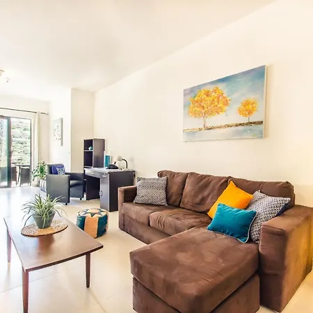Spacious Cliff-top 2br Near Beach Xlendi
