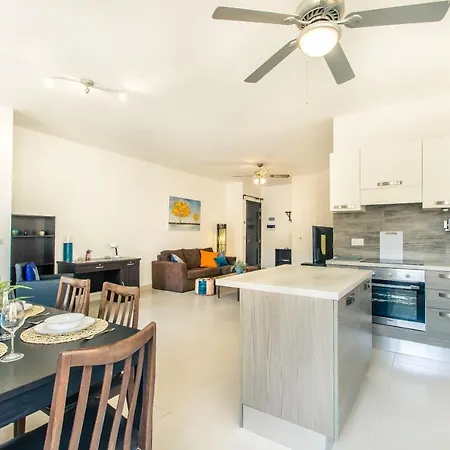 Spacious Cliff-top 2br Near Beach Xlendi