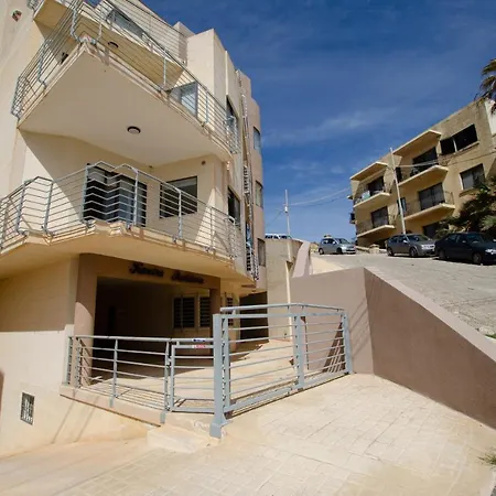 Appartement Spacious Cliff-top 2br Near Beach